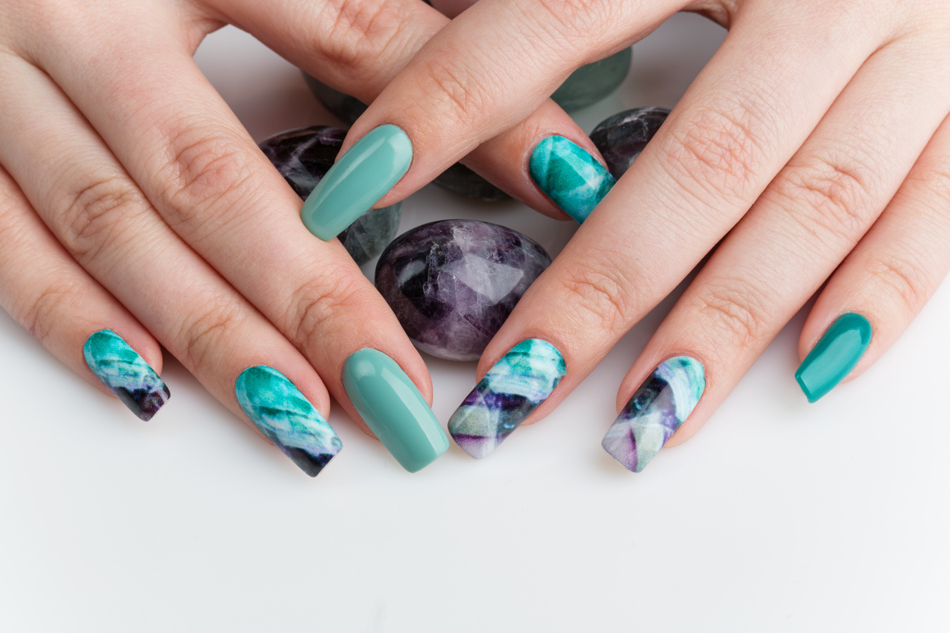 Hybridmaniküre Schritt für Schritt